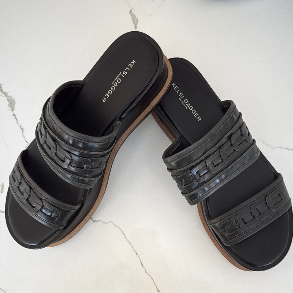 Kelsi Dagger Brooklyn Drift Slide
Sandals - Size 9.5 - Never Worn, Like New!